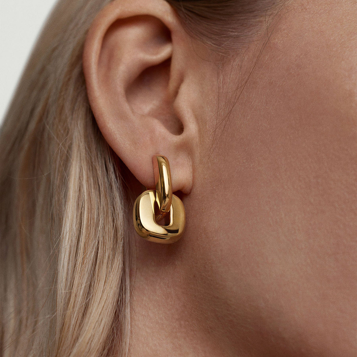 Chunky Gold Link Hoop Earrings - Bold Statement Earrings for Women, Modern Minimalist 18K Gold Plated Huggie Earrings for Everyday & Party Wear