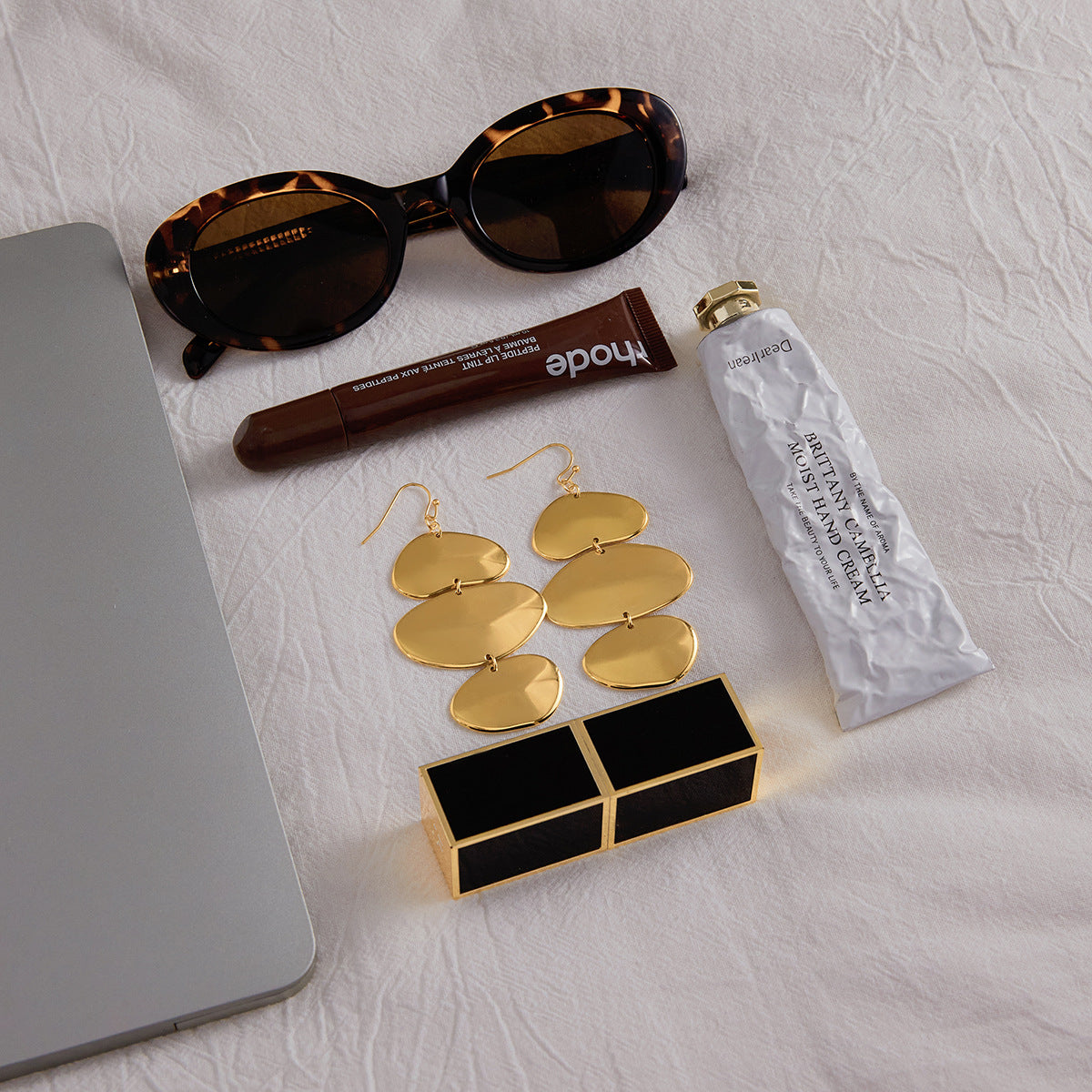 Gold Plated Three-Tiered Pebble-Shaped Drop Earrings - Bold Minimalist Statement Jewelry for Women