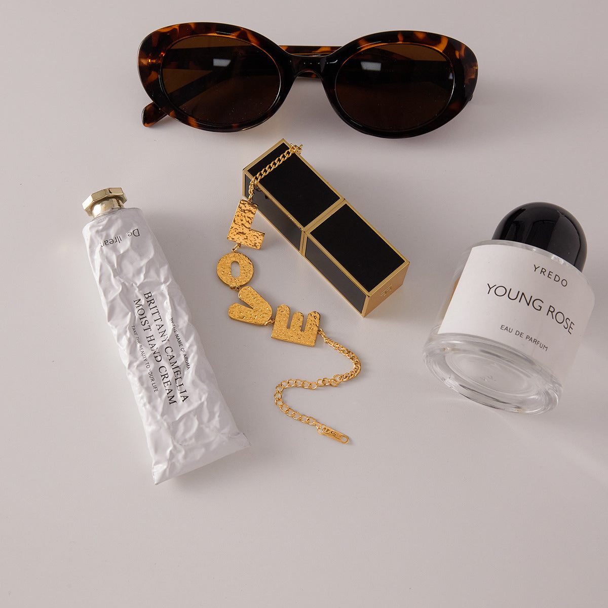 Gold Hammered LOVE Letter Necklace Set - Vintage-Inspired Dainty Chain Jewelry for Women